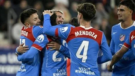 Ademola Lookman bejubelt seinen Elfmetertreffer